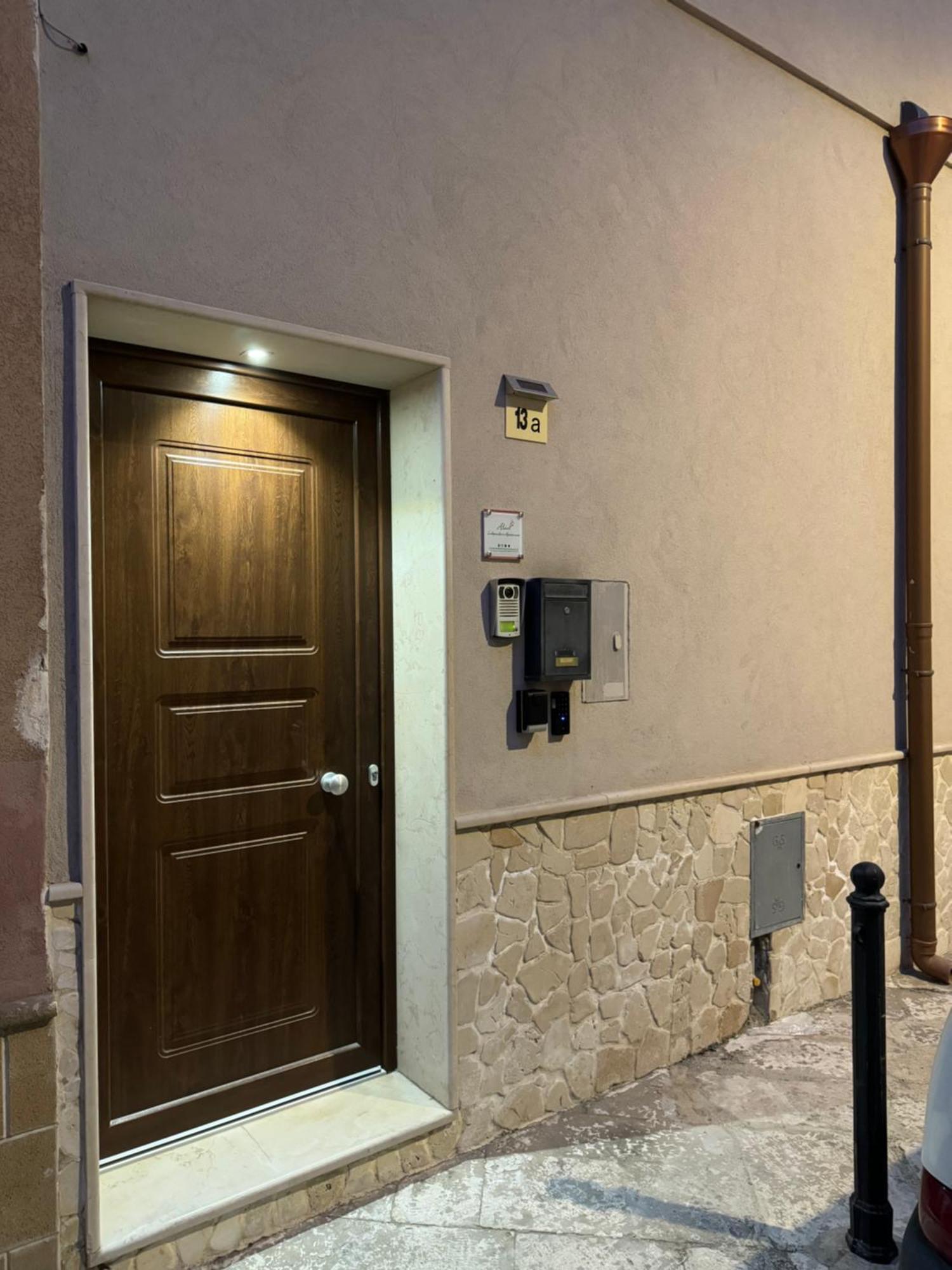 Alivi Indipendent Apartment Brindisi Eksteriør billede